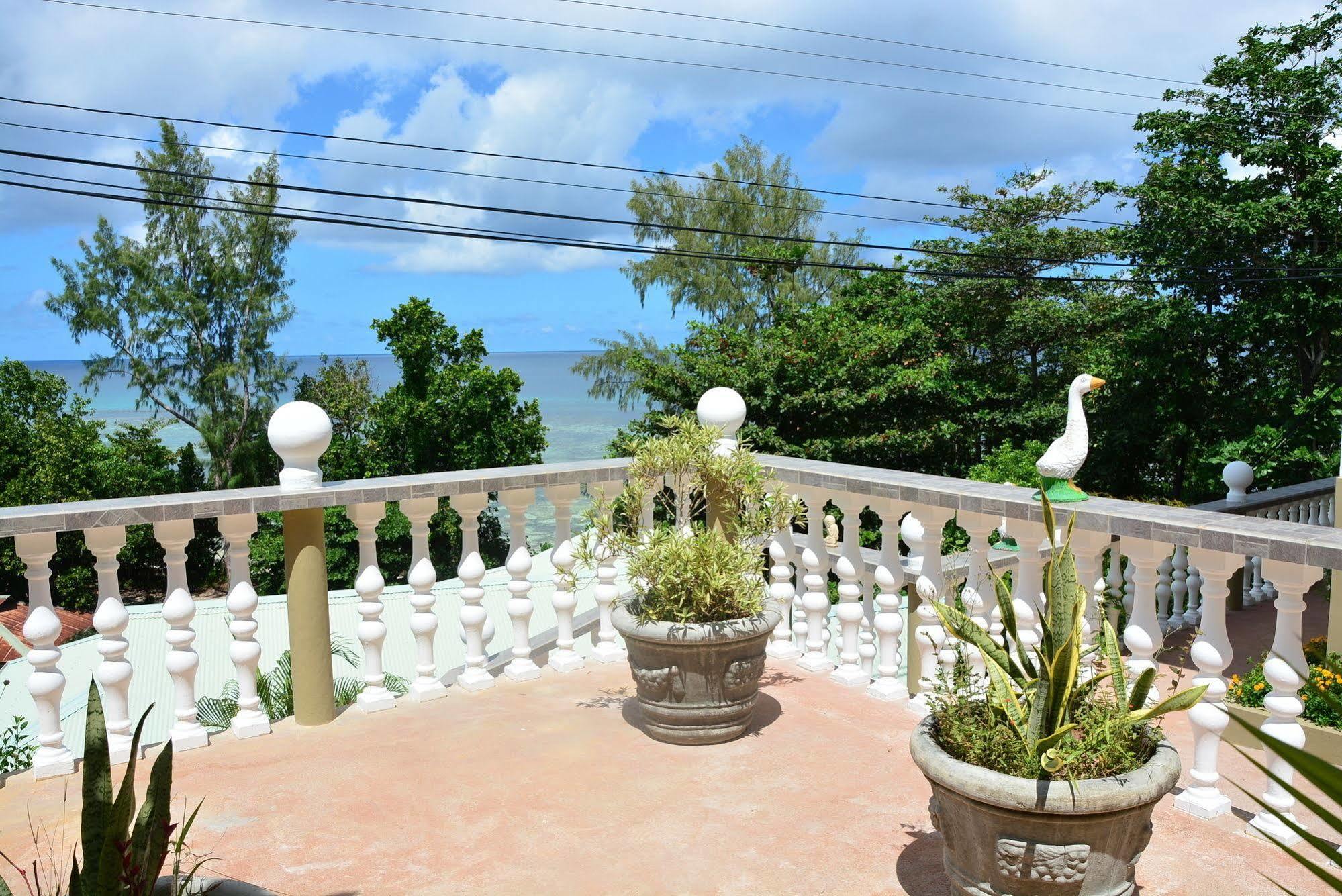 Hotel Anse La Blague 3*