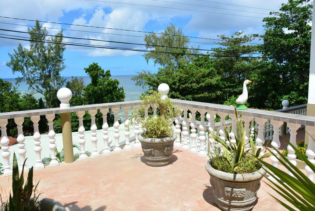 Hotel Anse La Blague Baie Sainte Anne